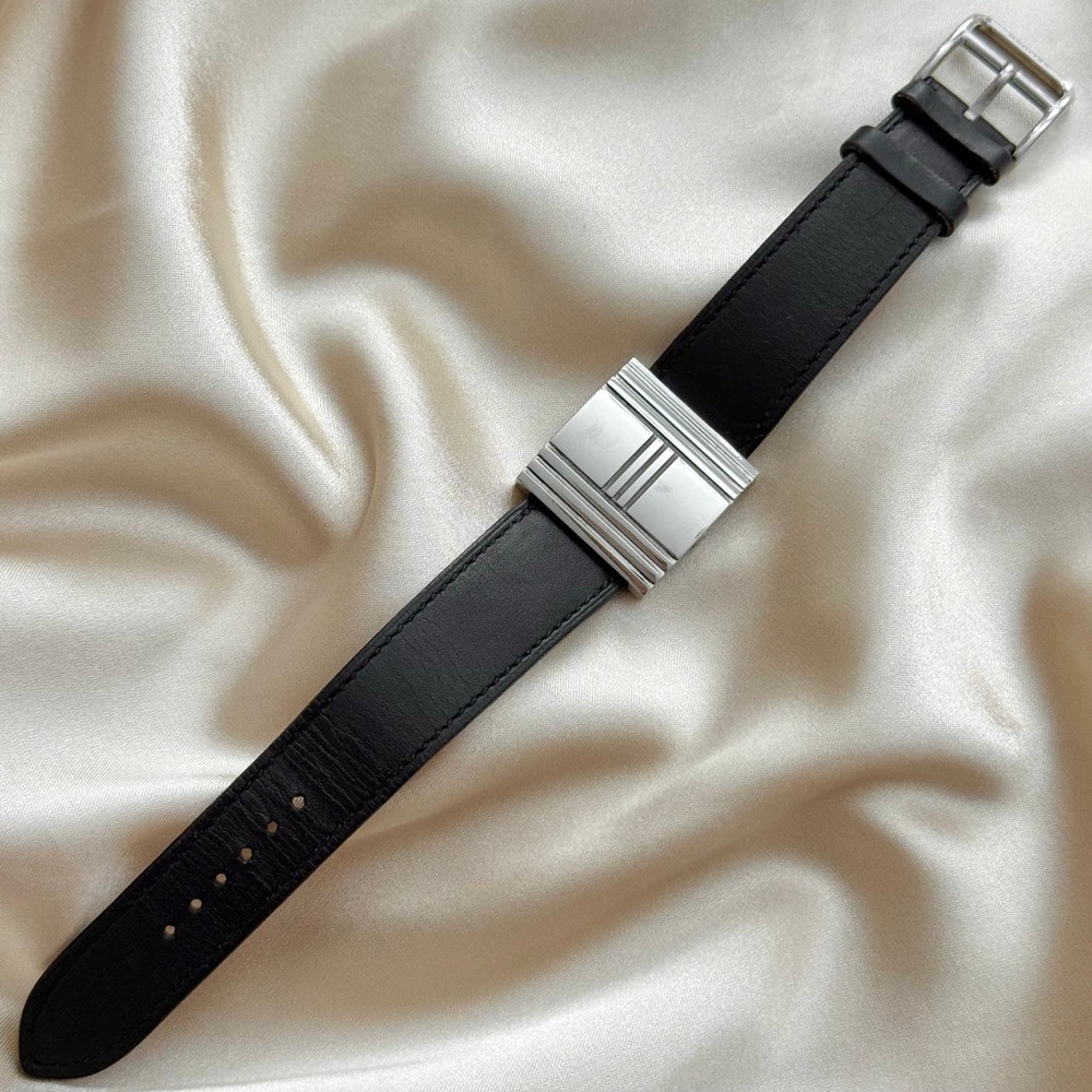 AUTHENTIC VINTAGE HERMÈS HIDDEN DIAL BLACK LEATHER WATCH - Picture 5 of 11